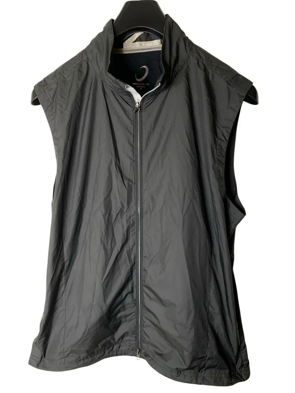 Zero Restriction vest size medium